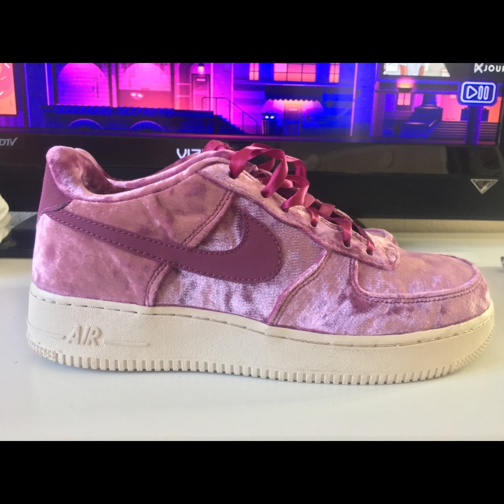 Teaberry Velvet Air Force 1 Lowtop